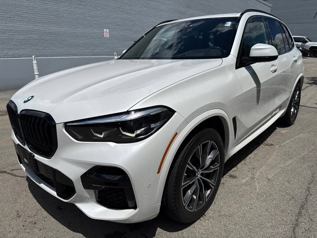 Used 2022 BMW X5 xDrive40i w/ M Sport Package AWD/4WD image 1
