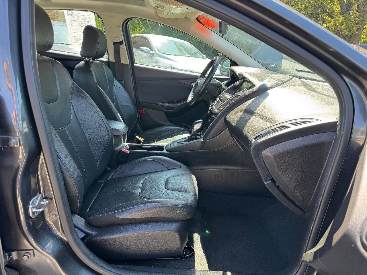 Used 2016 Ford Focus SE w/ Equipment Group 201A image 10