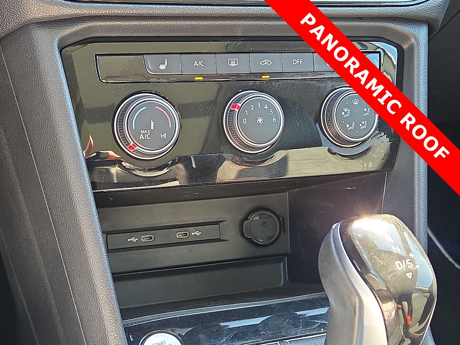 Used 2023 Volkswagen Taos SE w/ Panoramic Sunroof Package FWD image 18