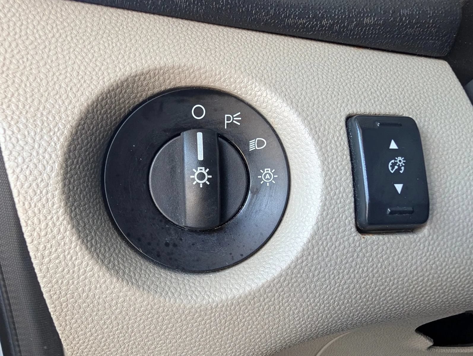 Used 2019 Ford Fiesta SE FWD image 38