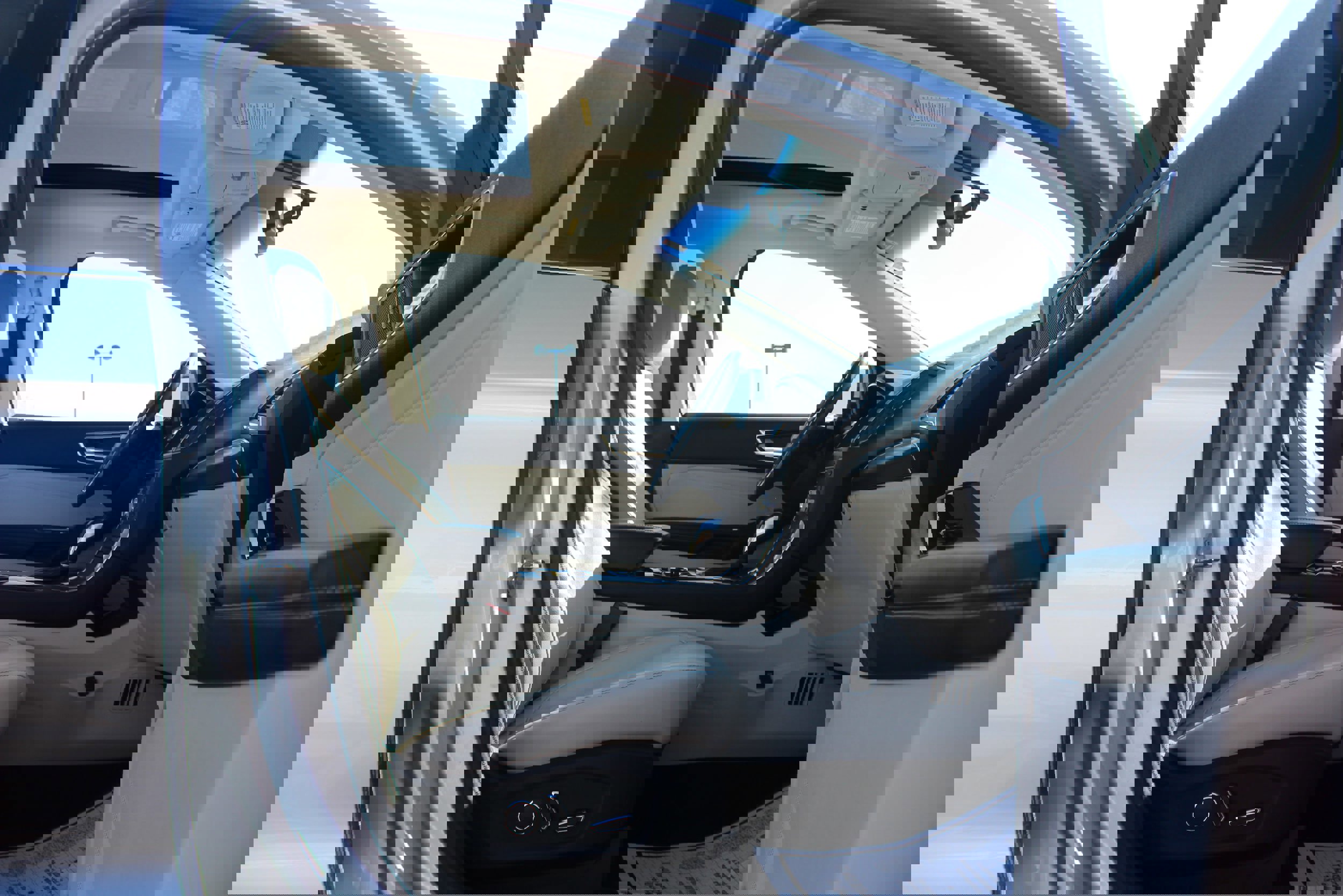 Used 2018 Ford Edge Titanium w/ Technology Package image 17