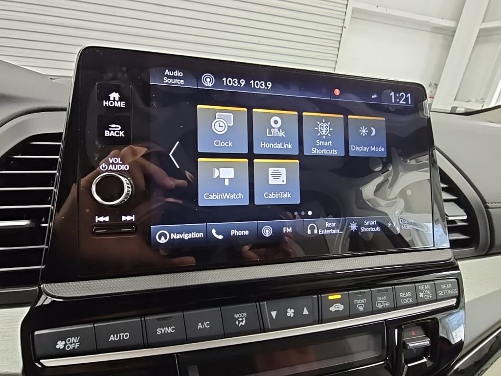 New 2026 Honda Odyssey Touring image 18