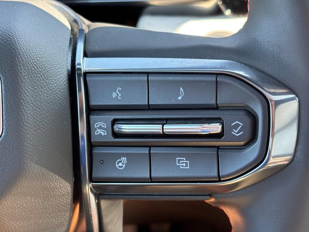 Used 2024 GMC Canyon AT4X AWD/4WD image 19