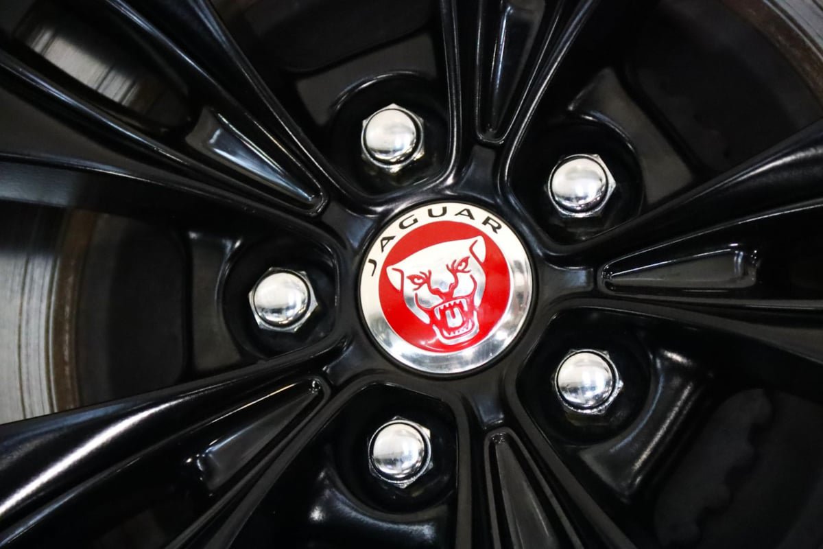 Used 2022 Jaguar F-PACE SVR AWD/4WD image 14