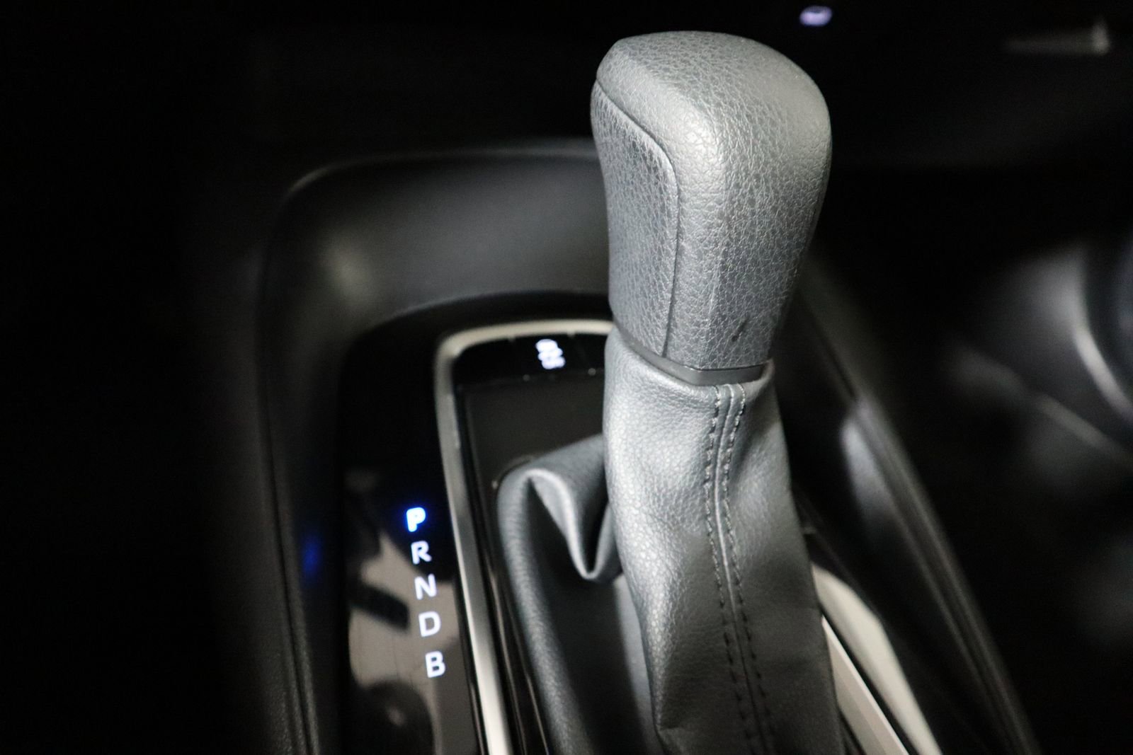 Used 2025 Toyota Corolla LE image 33