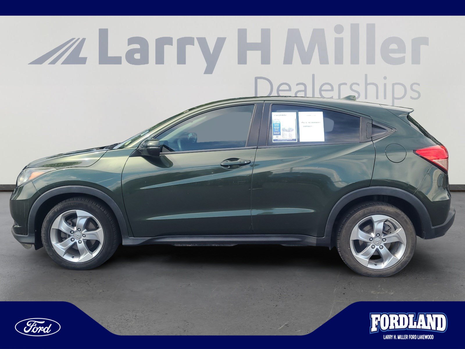 Used 2017 Honda HR-V EX image 2