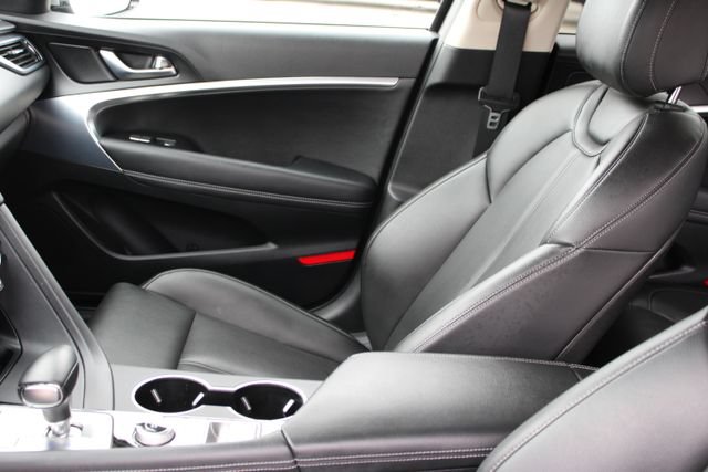 Used 2022 Genesis G70 2.0T RWD image 30
