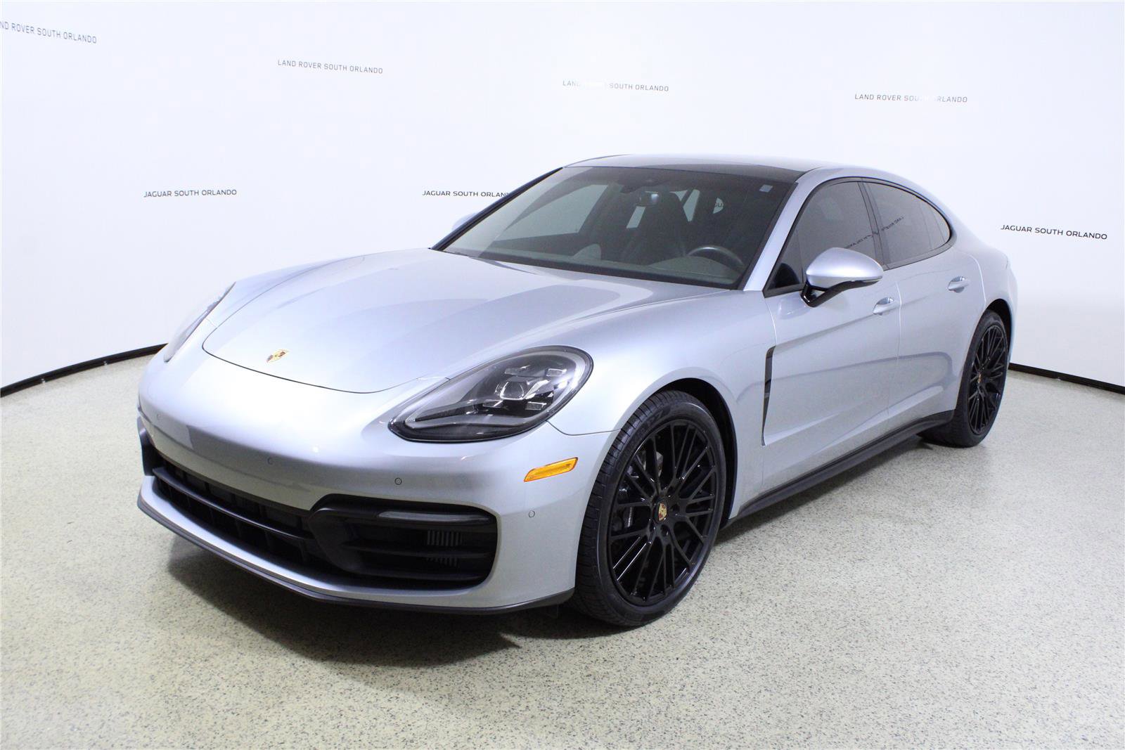Used 2022 Porsche Panamera 4 AWD/4WD image 4