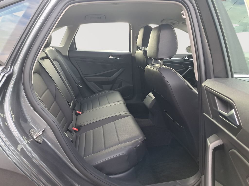 Used 2024 Volkswagen Jetta SE image 16