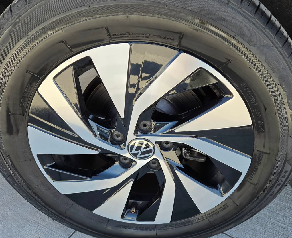 Certified 2026 Volkswagen Tiguan S FWD image 9