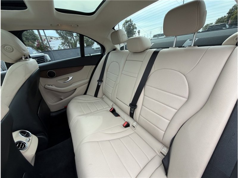 Used 2020 Mercedes-Benz C 300 Sedan image 23