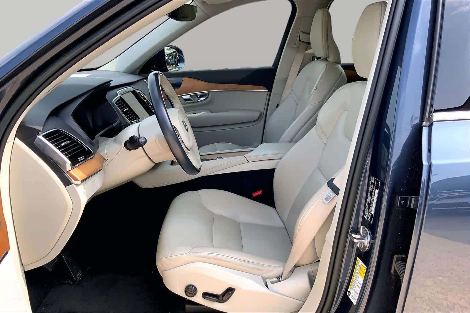 Used 2022 Volvo XC90 T6 Momentum w/ Advanced Package AWD/4WD image 8
