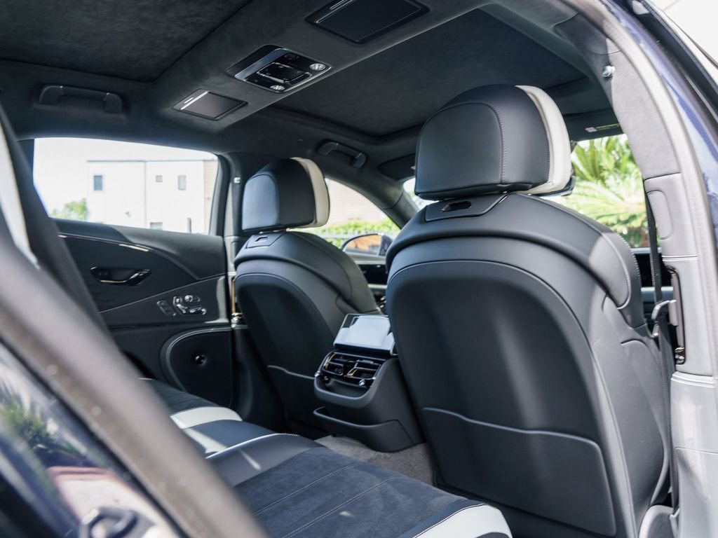 Used 2025 Bentley Flying Spur Plug-In Hybrid AWD/4WD image 20