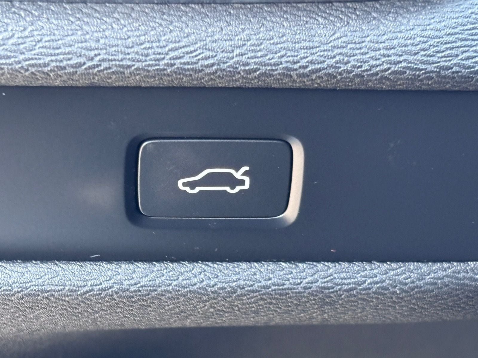 Used 2024 Volvo S60 B5 Core FWD image 22