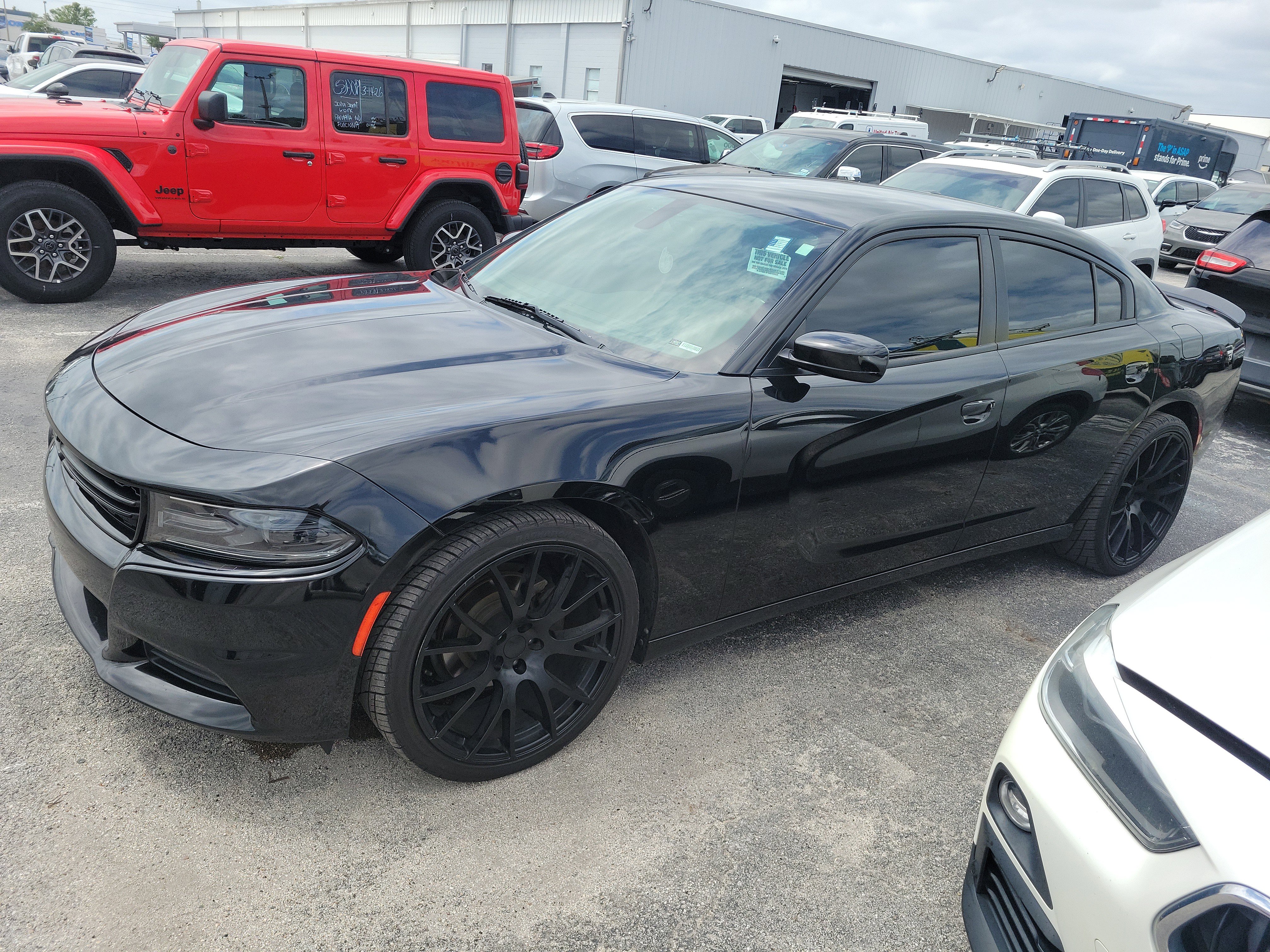 Used 2020 Dodge Charger SXT w/ Blacktop Package RWD image 10