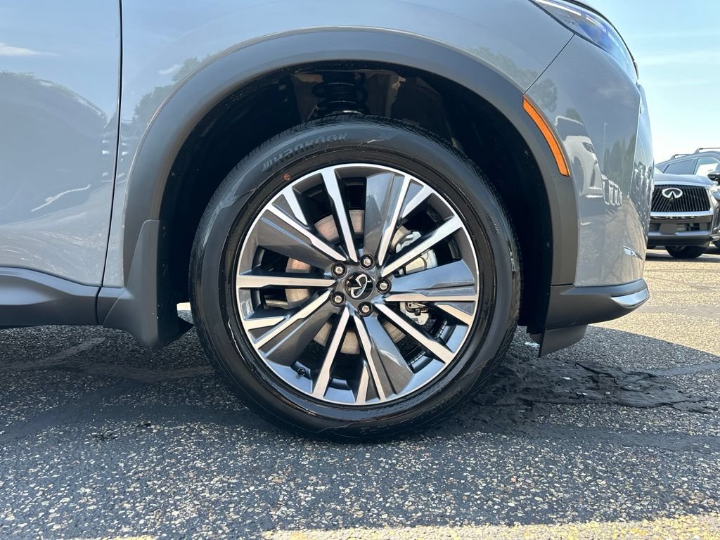 New 2027 INFINITI QX60 Luxe w/ Family Package AWD/4WD image 9