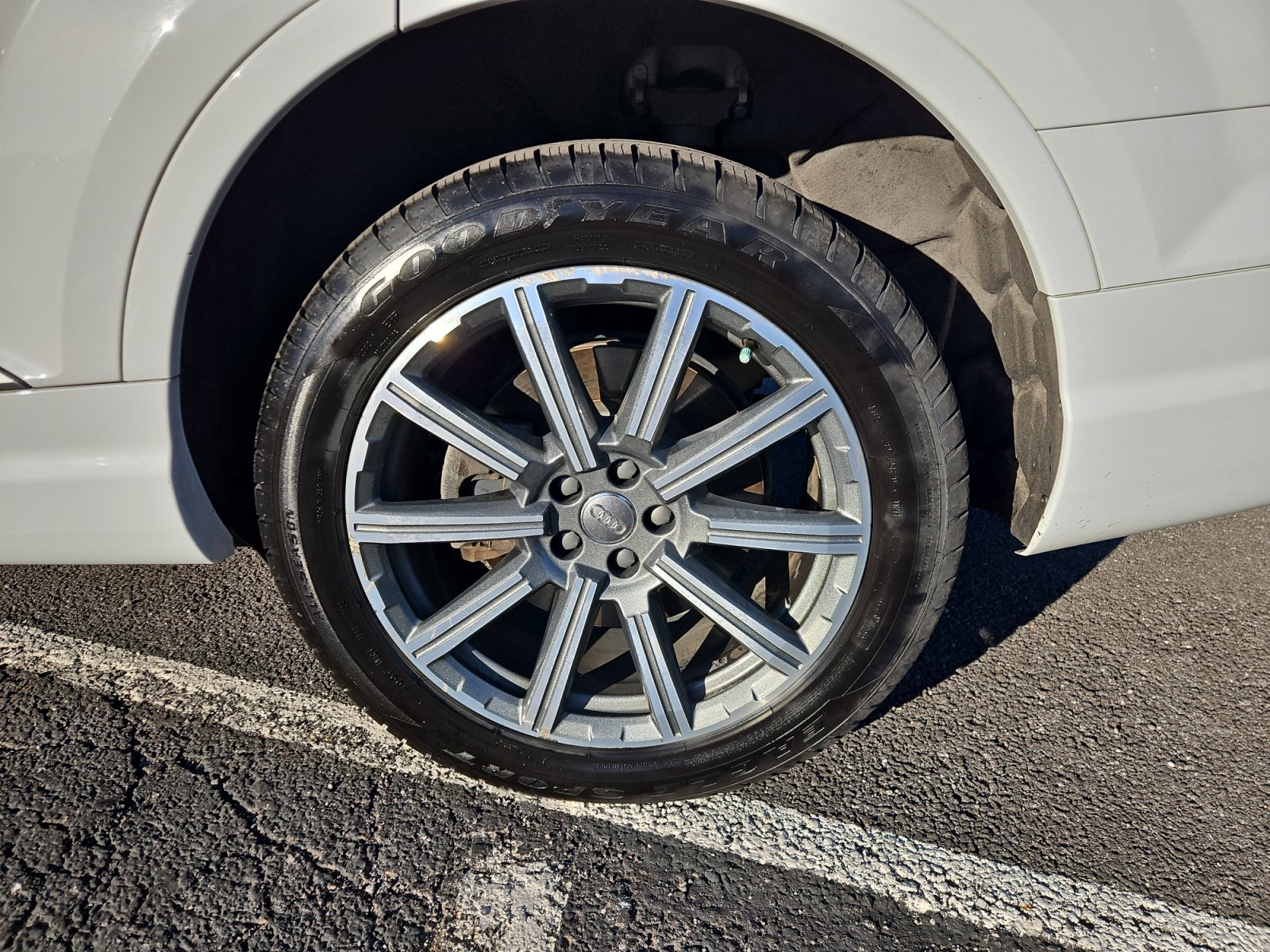 Used 2018 Audi Q7 3.0T Prestige AWD/4WD image 17