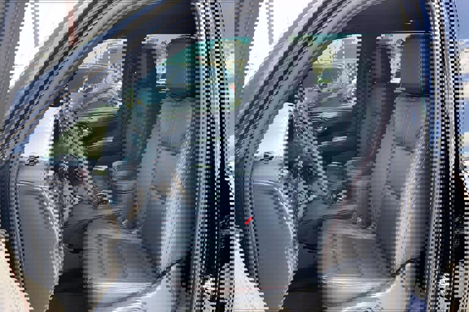 Used 2023 Chevrolet Suburban RST w/ Luxury Package image 8