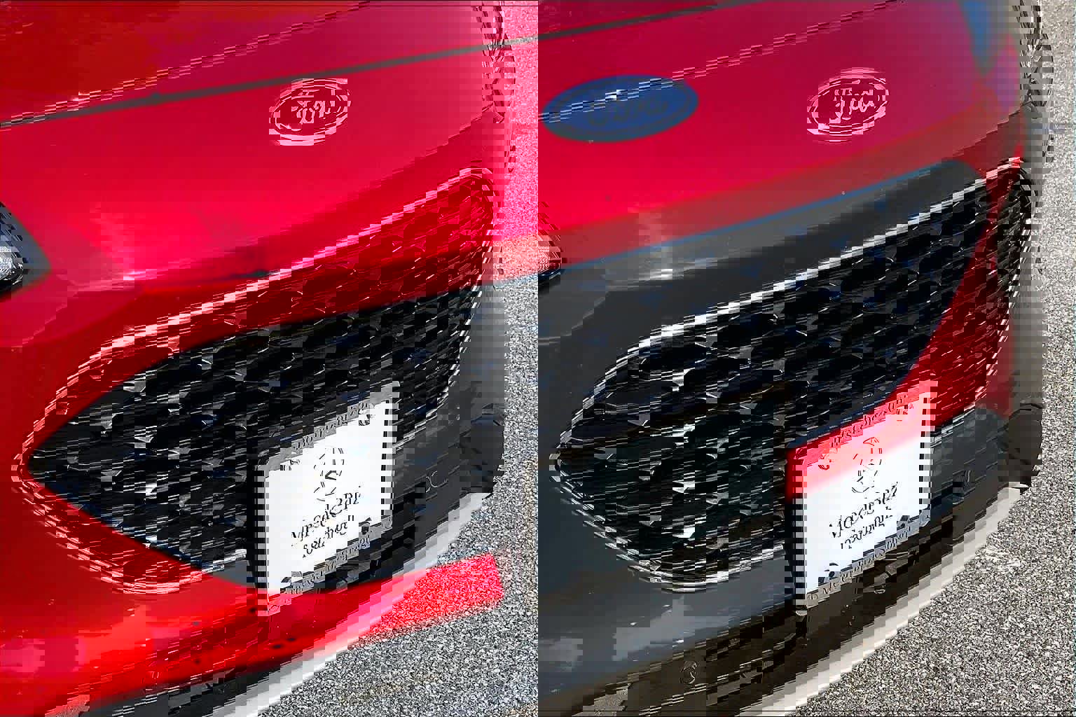 Used 2020 Ford Escape Titanium image 30