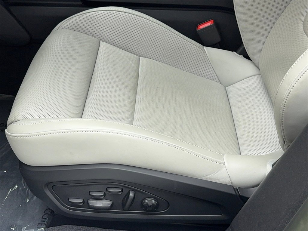 Used 2023 Porsche Taycan 4S image 38