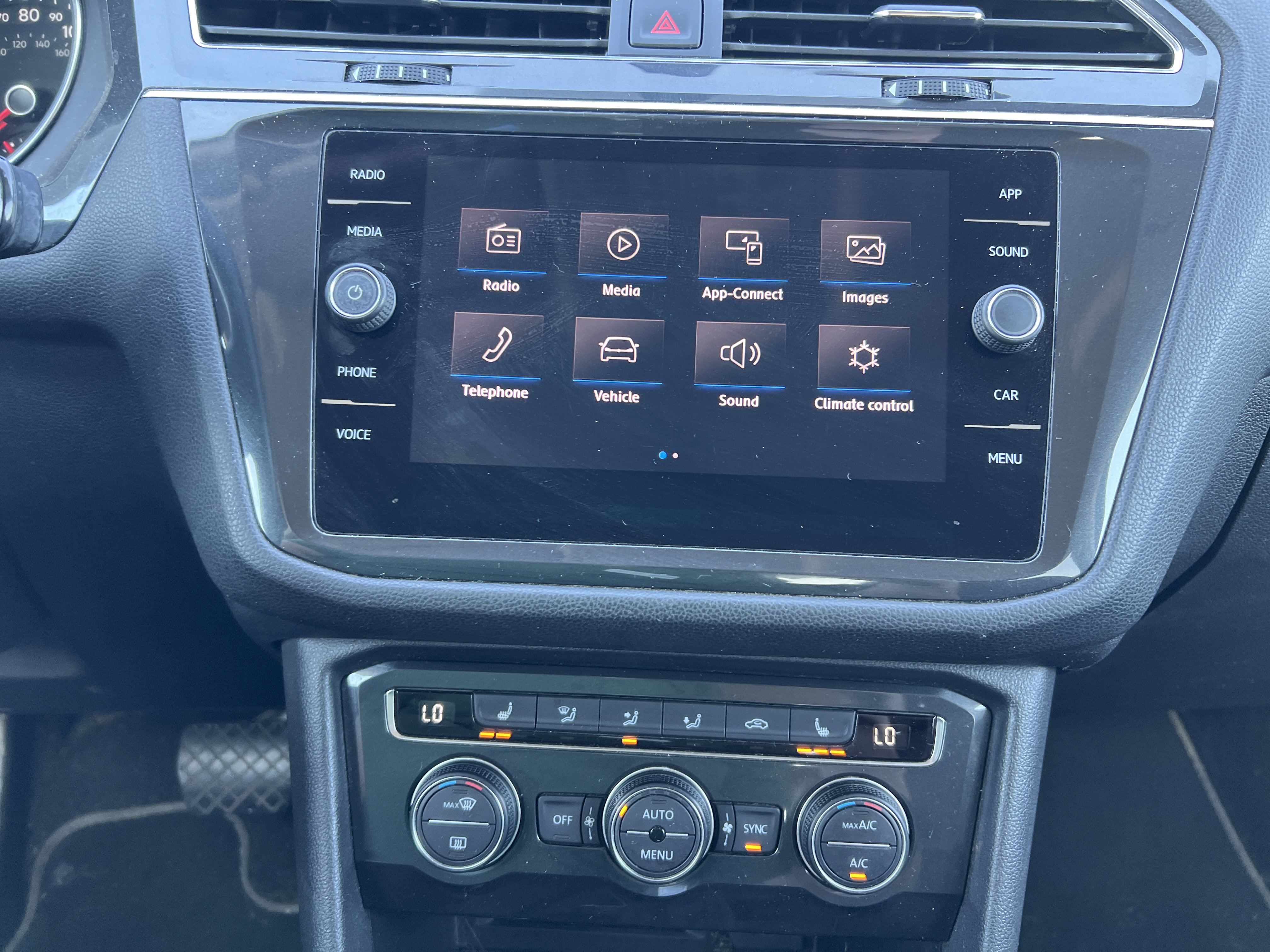 Used 2019 Volkswagen Tiguan SE AWD/4WD image 6