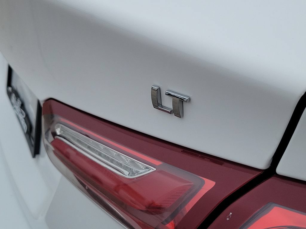 Used 2020 Chevrolet Malibu LT FWD image 32