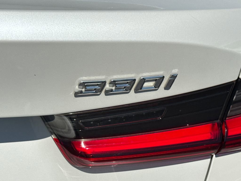 Used 2022 BMW 330i xDrive Sedan w/ Driving Assistance Package image 10