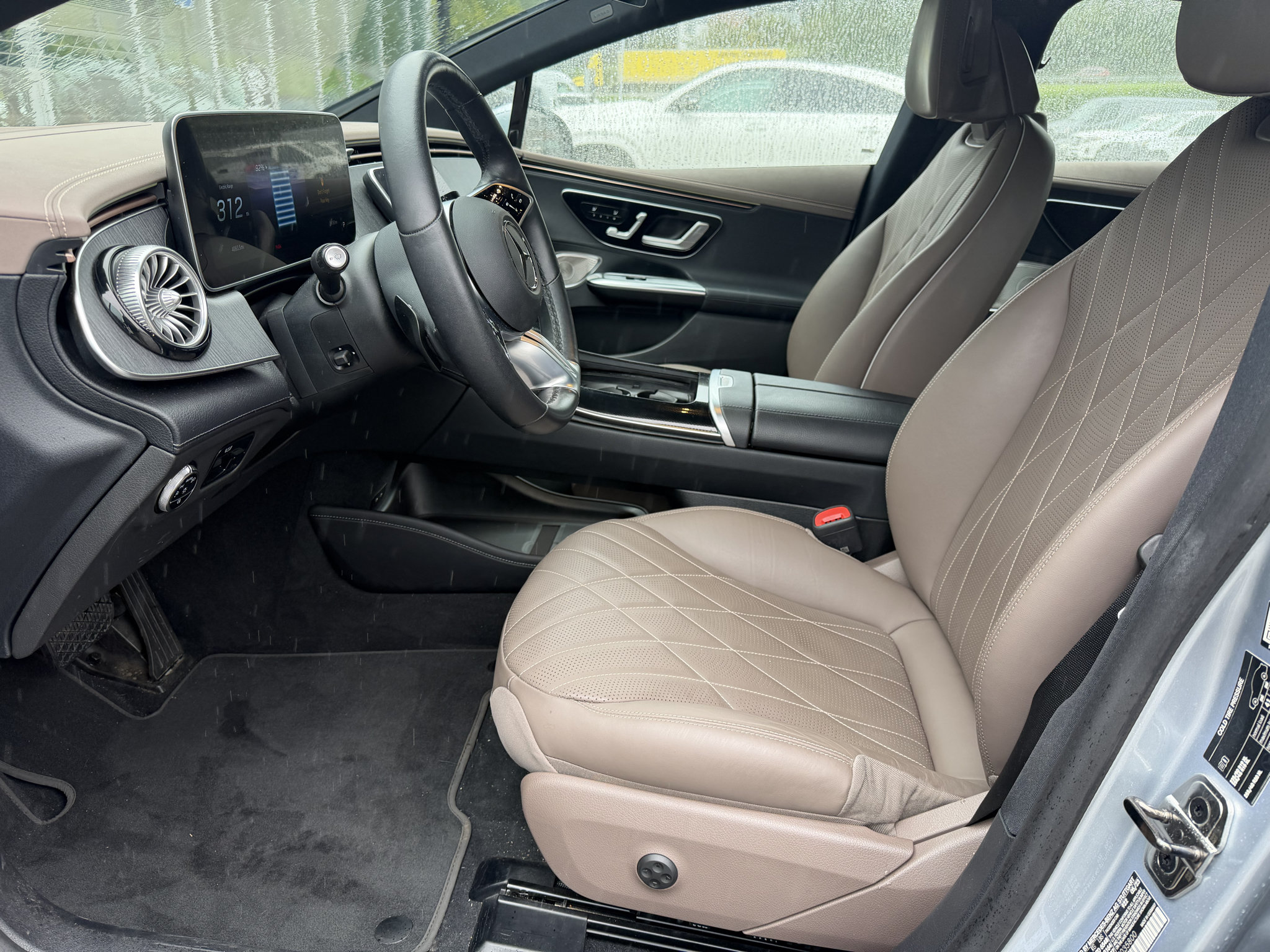 Used 2023 Mercedes-Benz EQE 500 4MATIC Sedan image 5