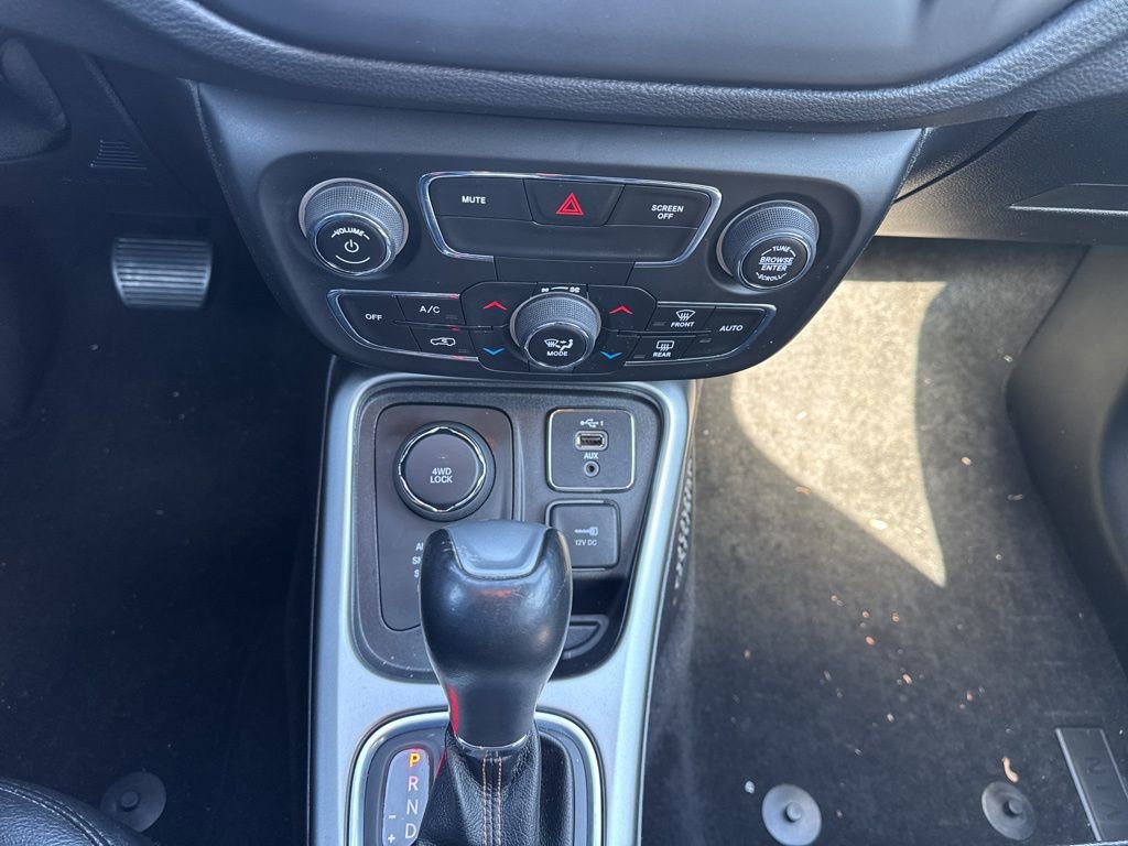 Used 2020 Jeep Compass Latitude w/ Cold Weather Group image 11