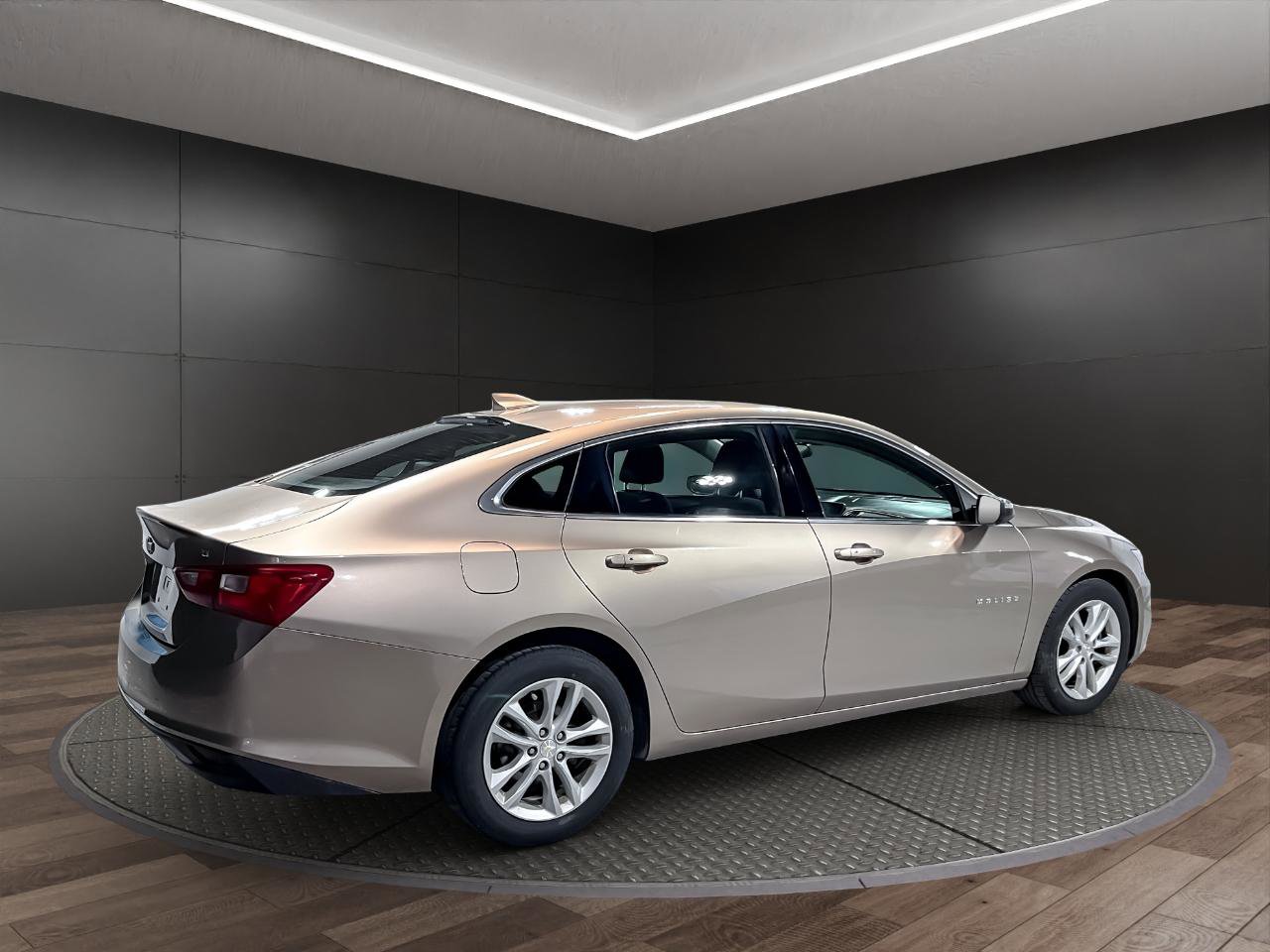 Used 2018 Chevrolet Malibu LT image 8