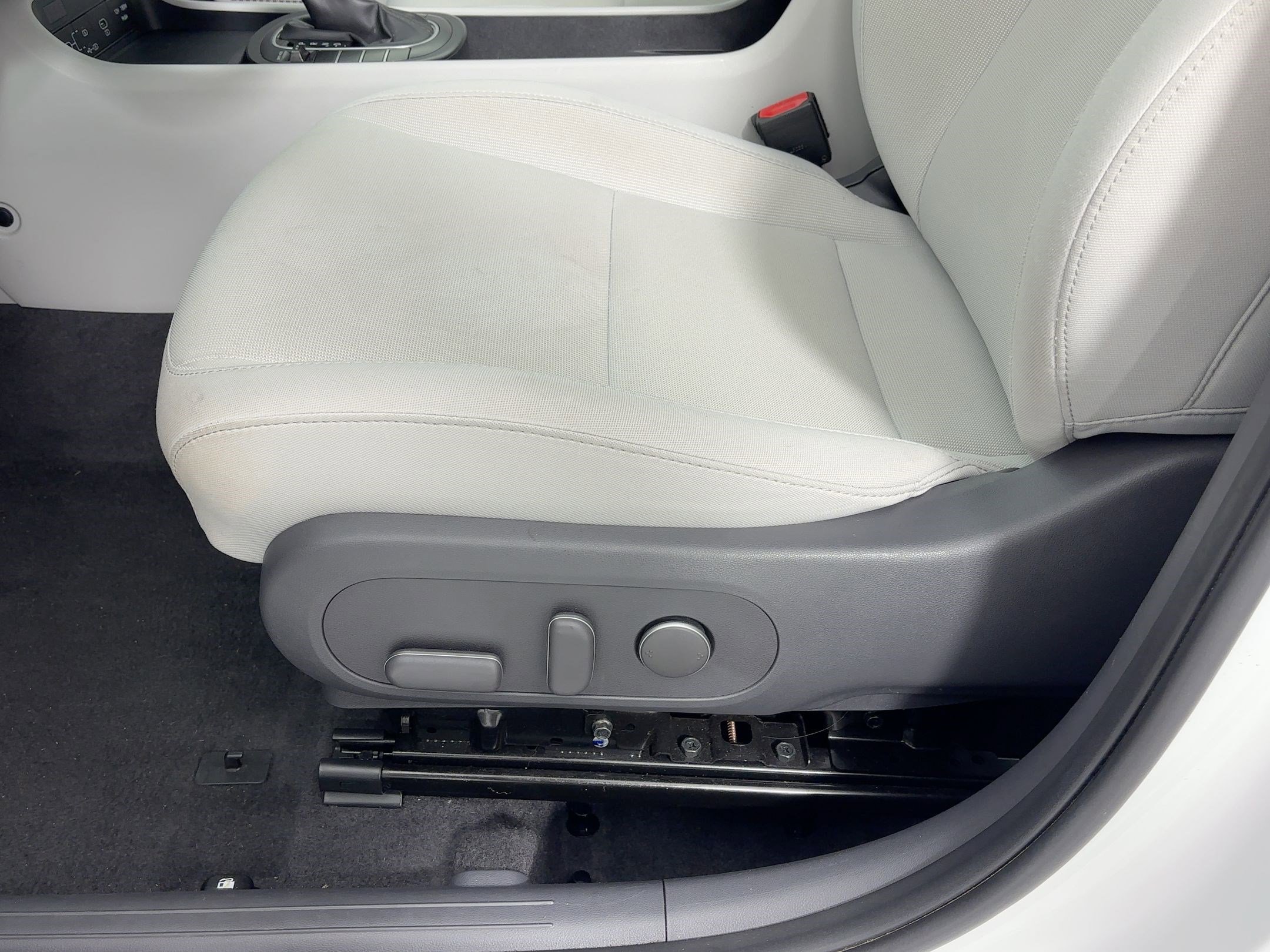 Used 2024 Hyundai Kona SEL image 14