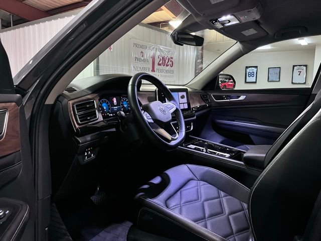 Used 2025 Volkswagen Atlas SE FWD image 9