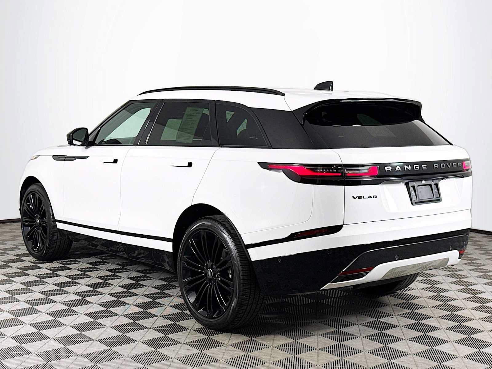 Used 2026 Land Rover Range Rover Velar Dynamic SE AWD/4WD image 7