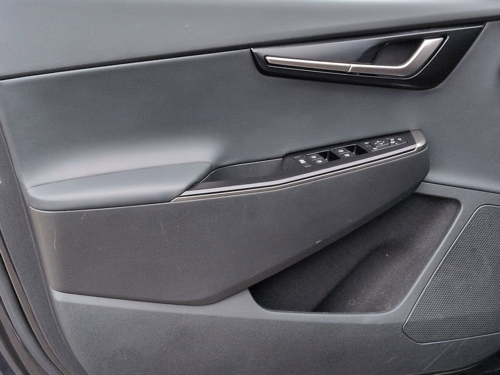 Certified 2025 Kia EV6 Light RWD image 23