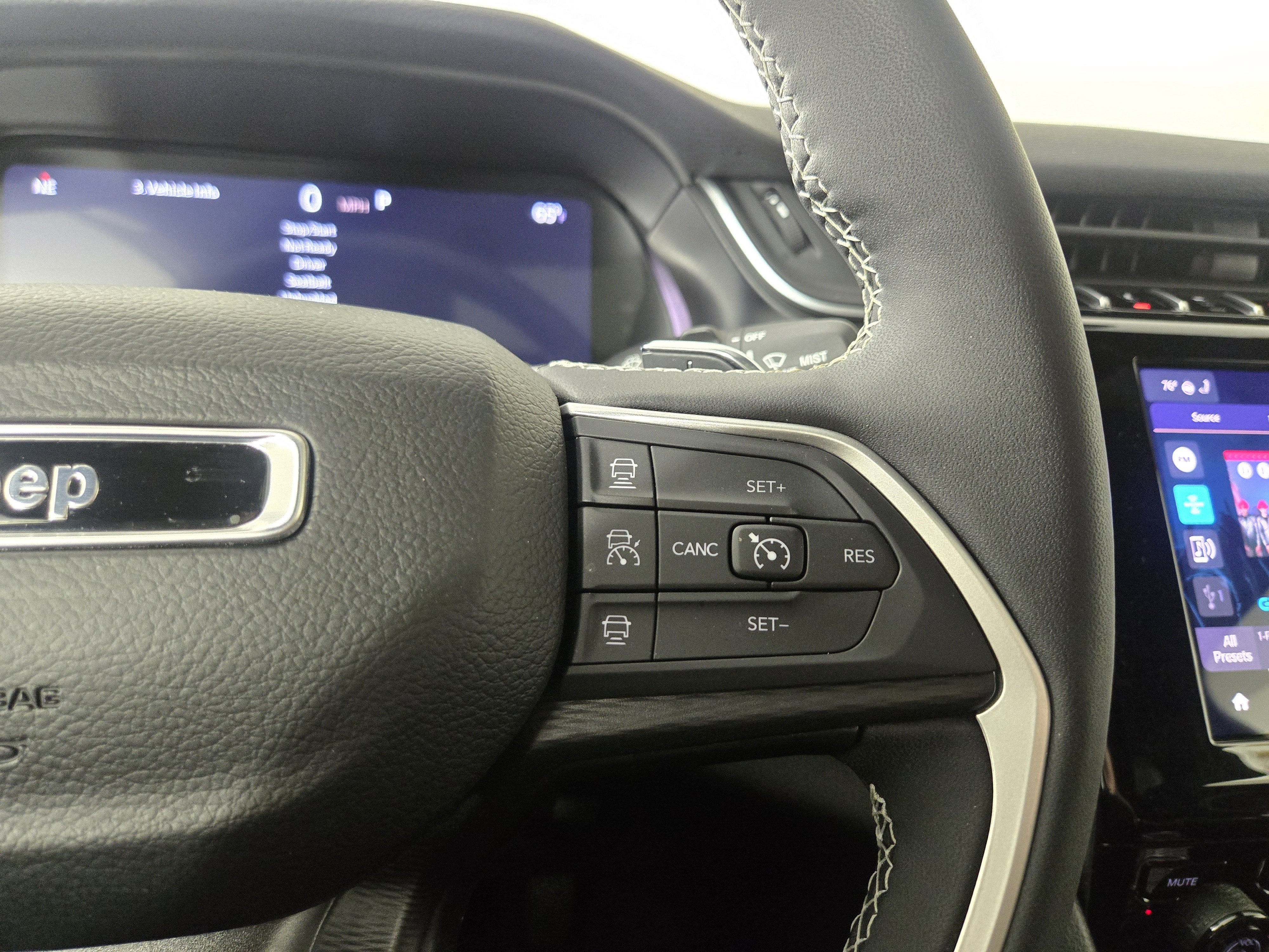 Certified 2024 Jeep Grand Cherokee L Altitude image 18