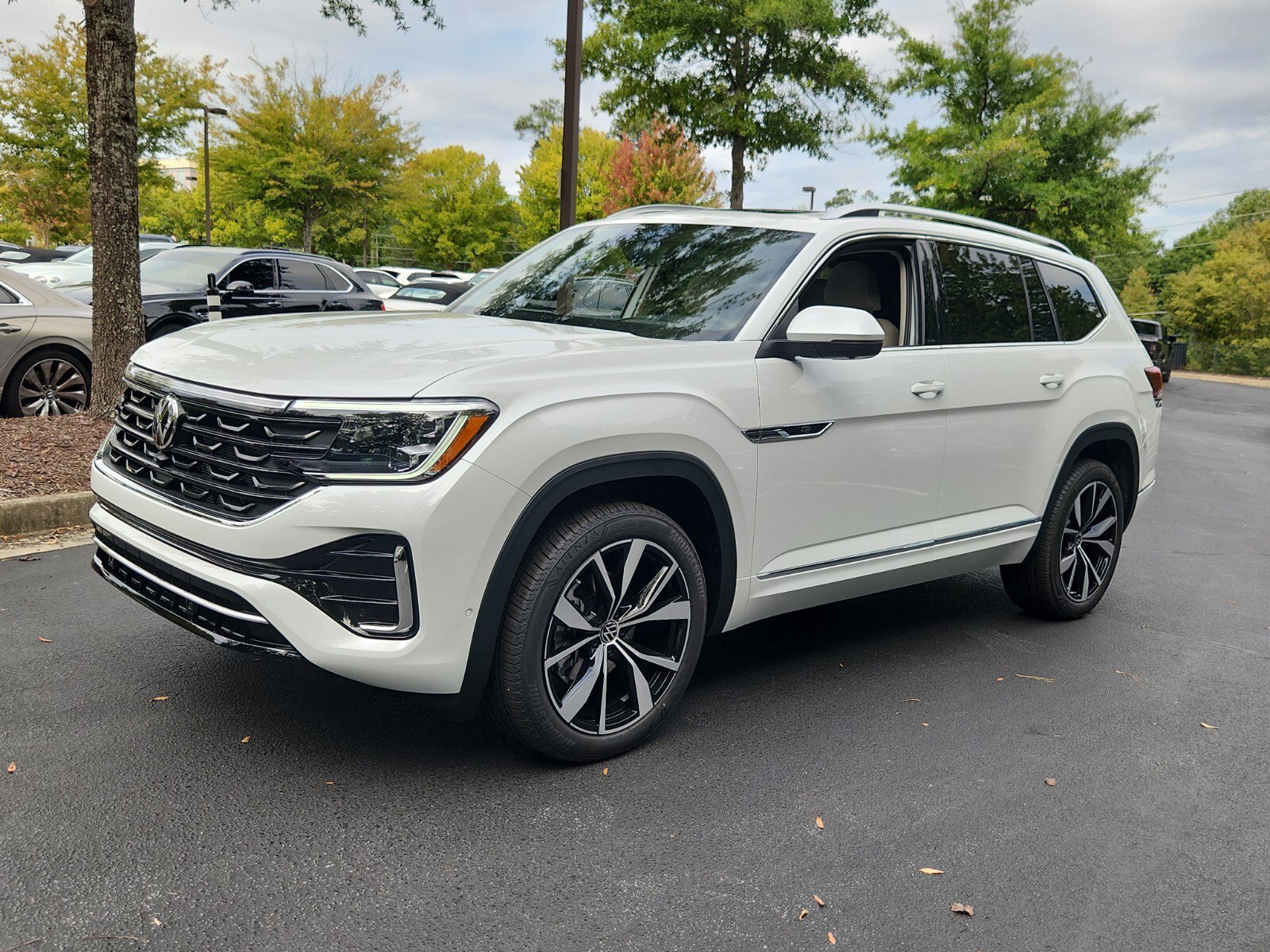 New 2026 Volkswagen Atlas SEL Premium R-Line image 1