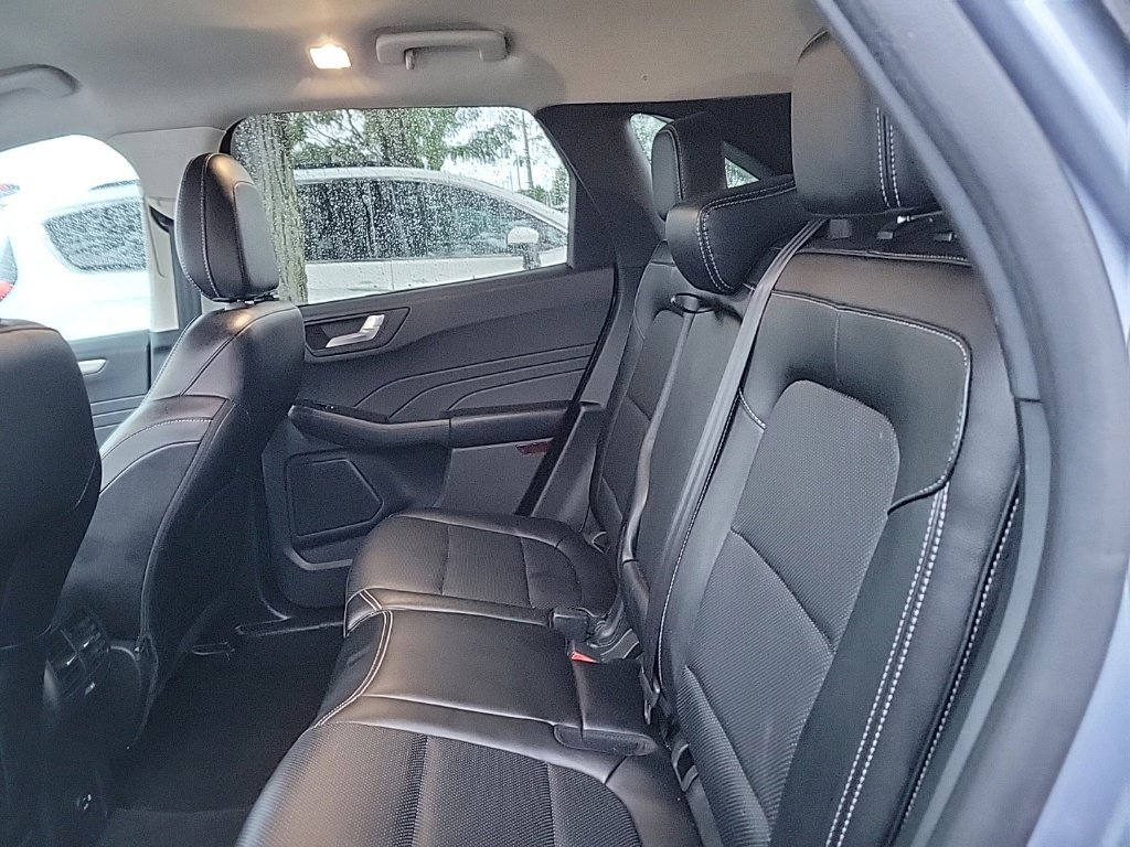 Used 2022 Ford Escape SEL w/ Technology Package FWD image 12