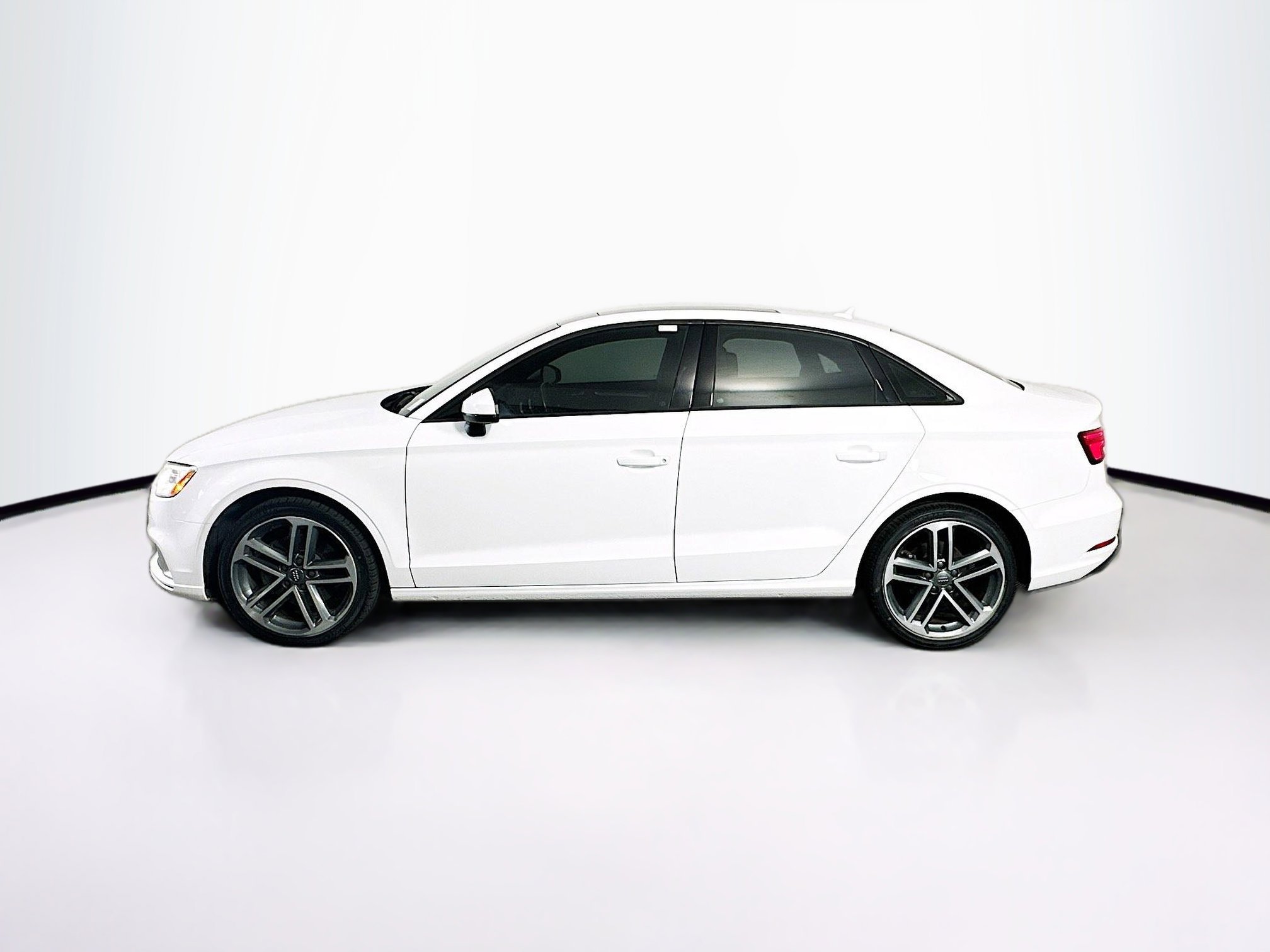 Used 2018 Audi A3 2.0T Premium w/ Convenience Package image 4