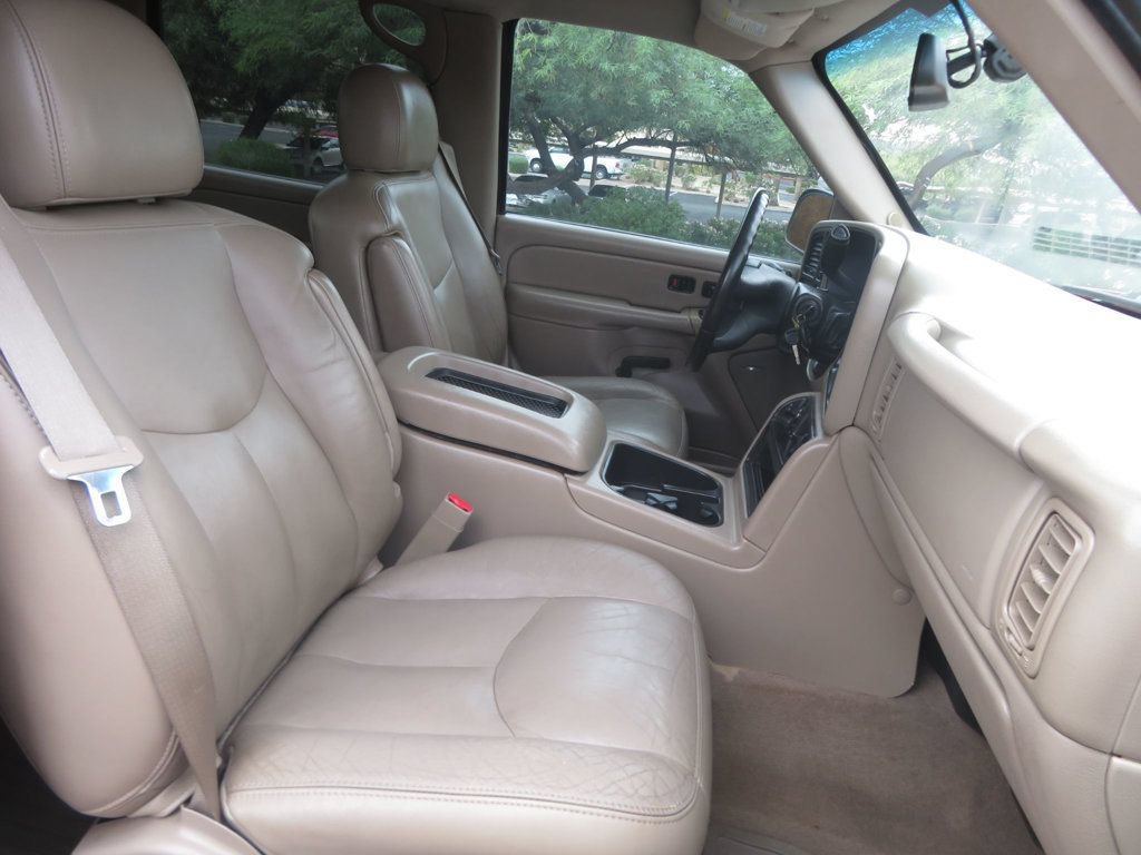 Used 2006 Chevrolet Silverado 2500 LT w/ Heavy-Duty Power Package AWD/4WD image 32