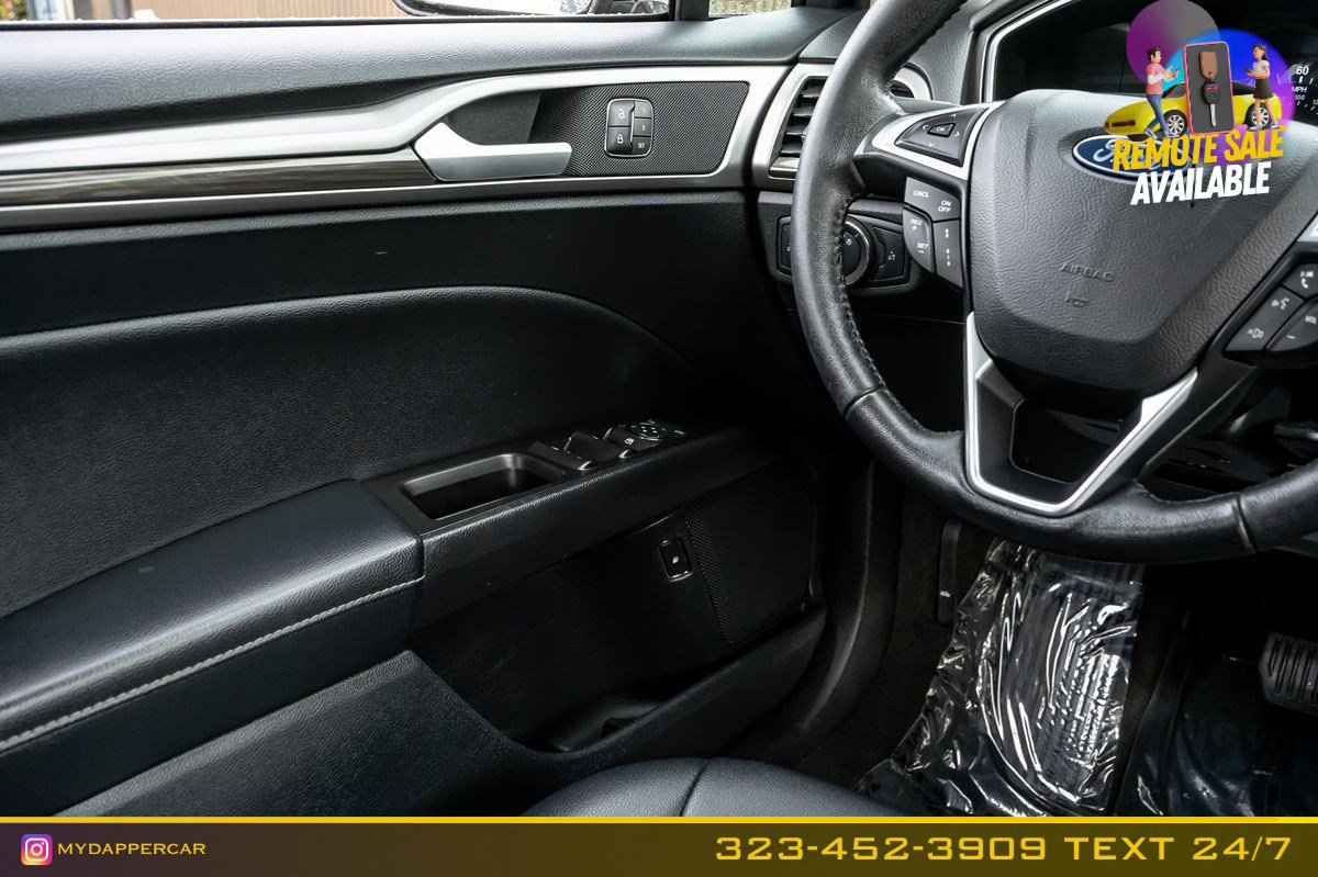 Used 2020 Ford Fusion SEL image 19