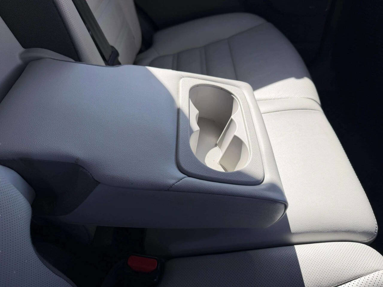 Used 2019 Kia Sorento SX image 27