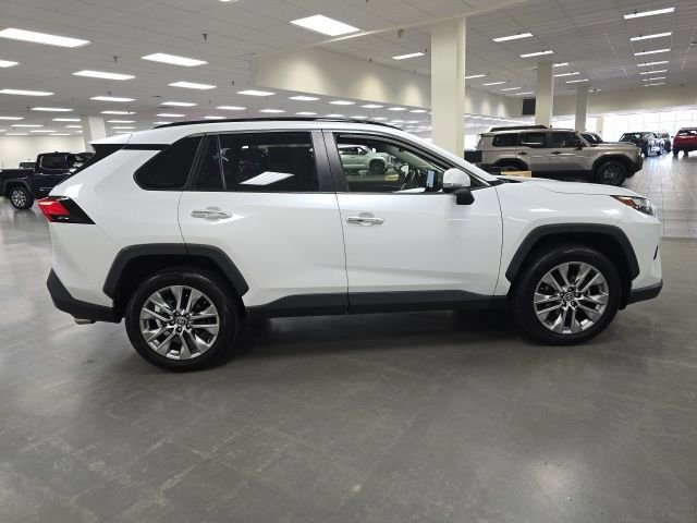 Used 2023 Toyota RAV4 Limited image 5