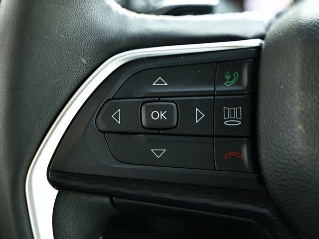 Used 2025 Jeep Grand Cherokee L Laredo w/ Luxury Tech Group I RWD image 32