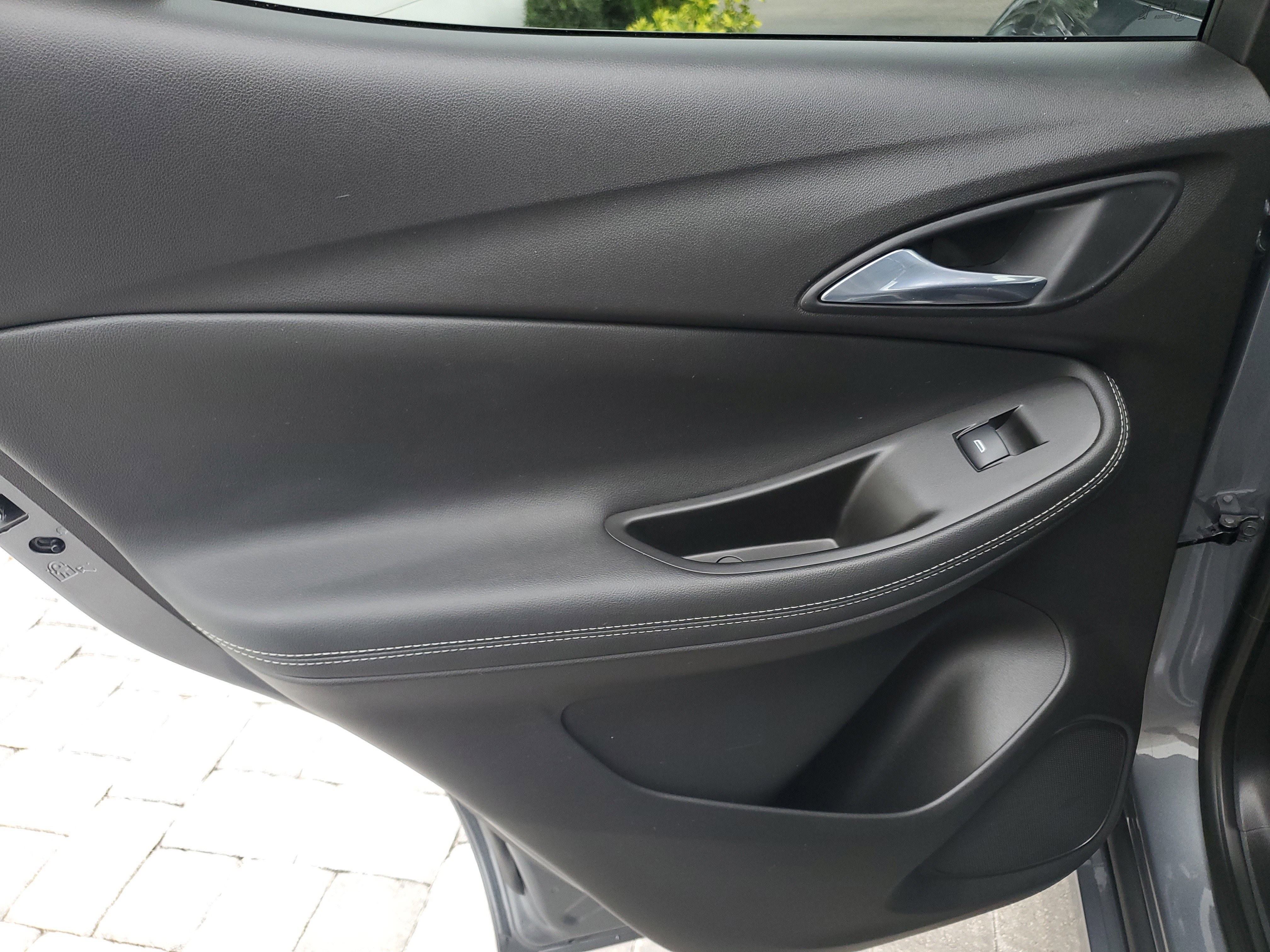 Used 2021 Buick Encore GX Essence w/ Advanced Technology Package image 12