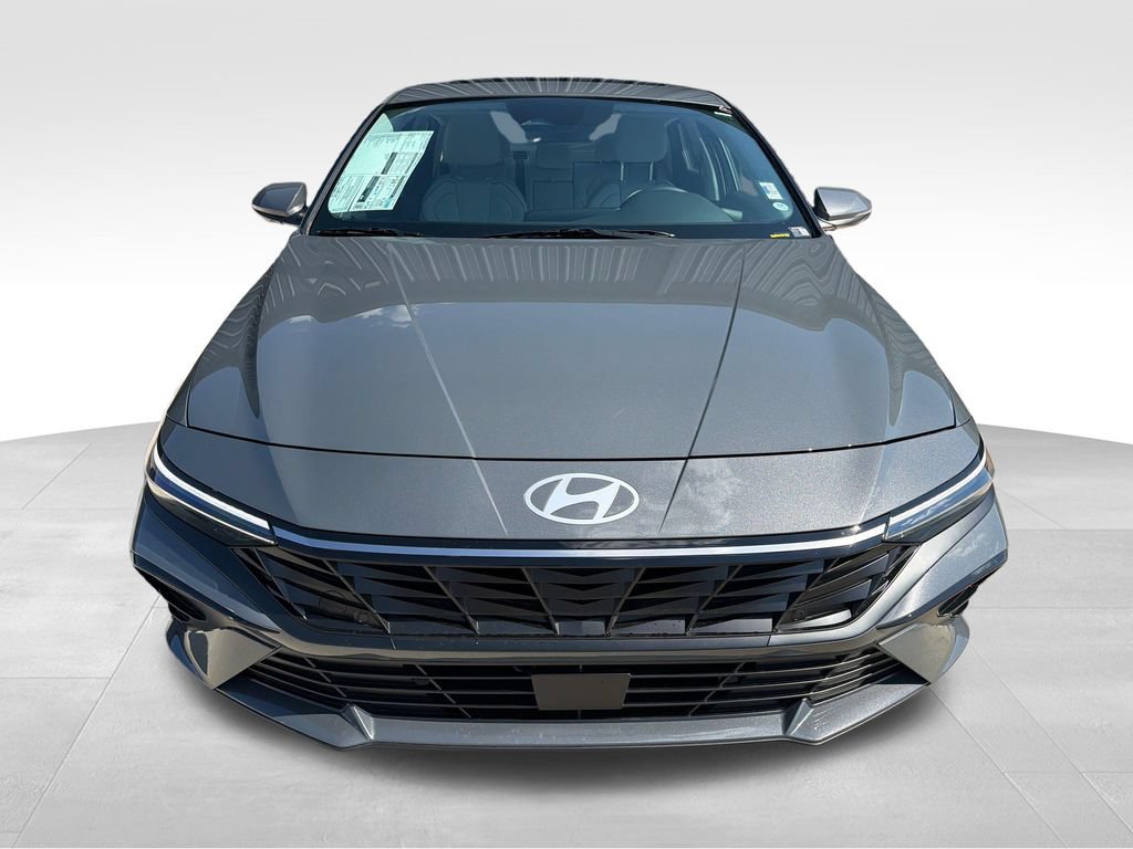 New 2026 Hyundai Elantra Limited FWD image 11