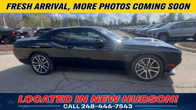 Used 2023 Dodge Challenger R/T RWD image 3