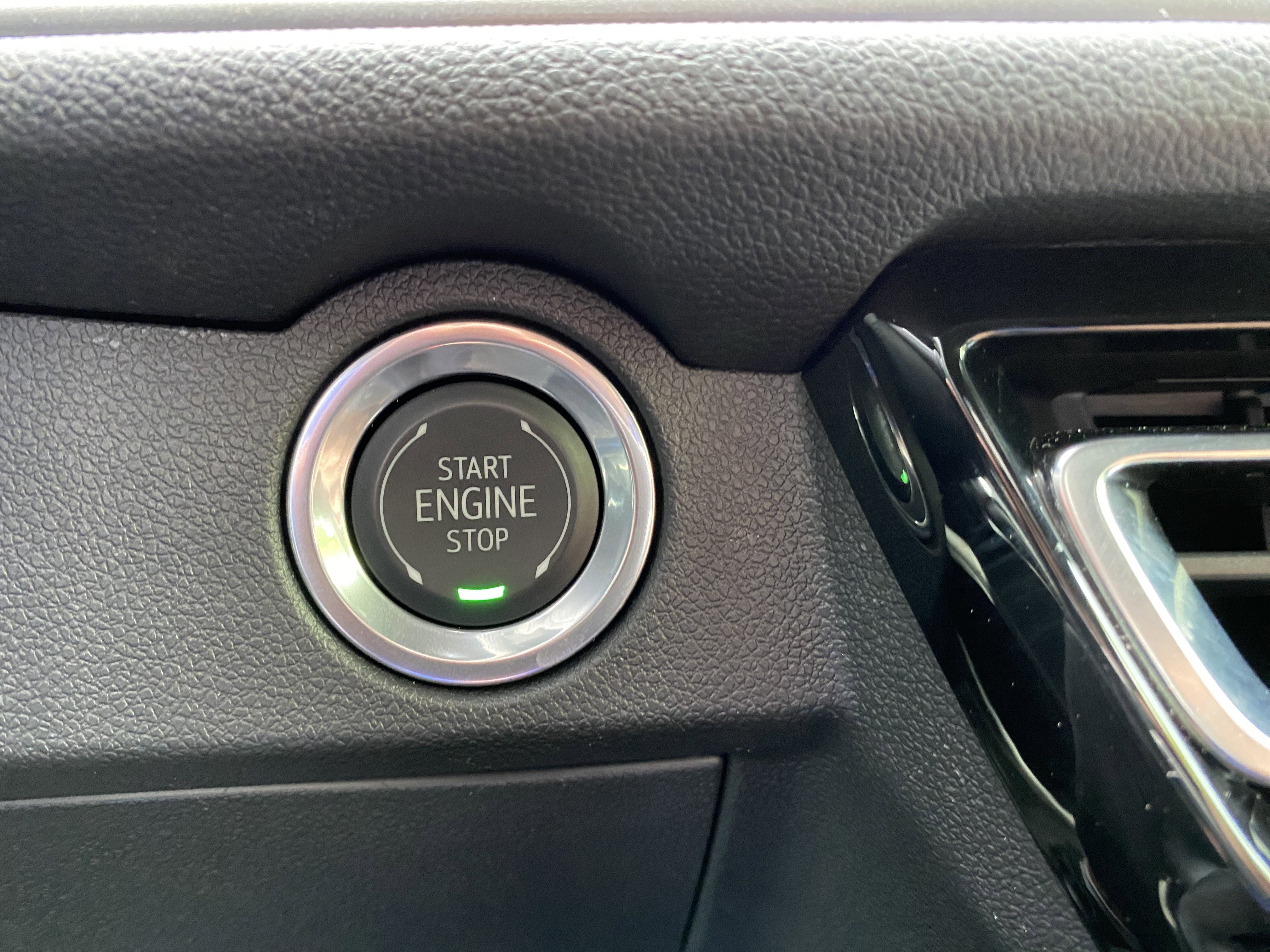 Used 2025 Chevrolet Traverse LT w/ Driver Confidence Package image 27