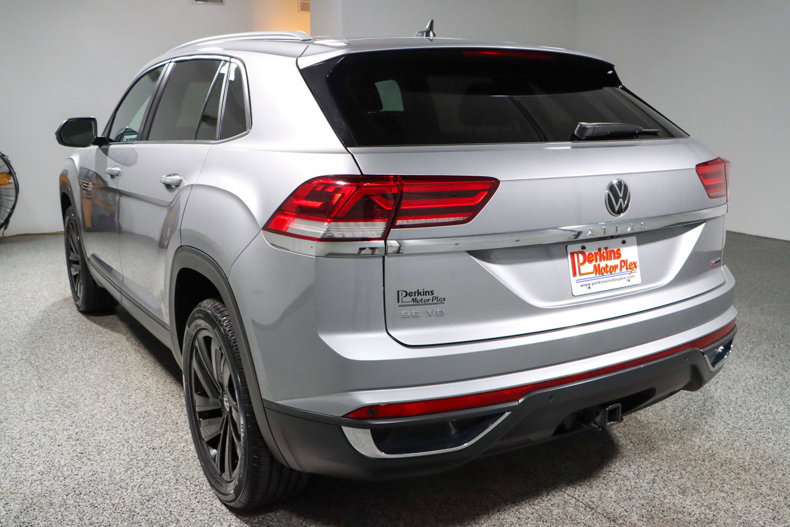 Used 2022 Volkswagen Atlas Cross Sport SE image 9