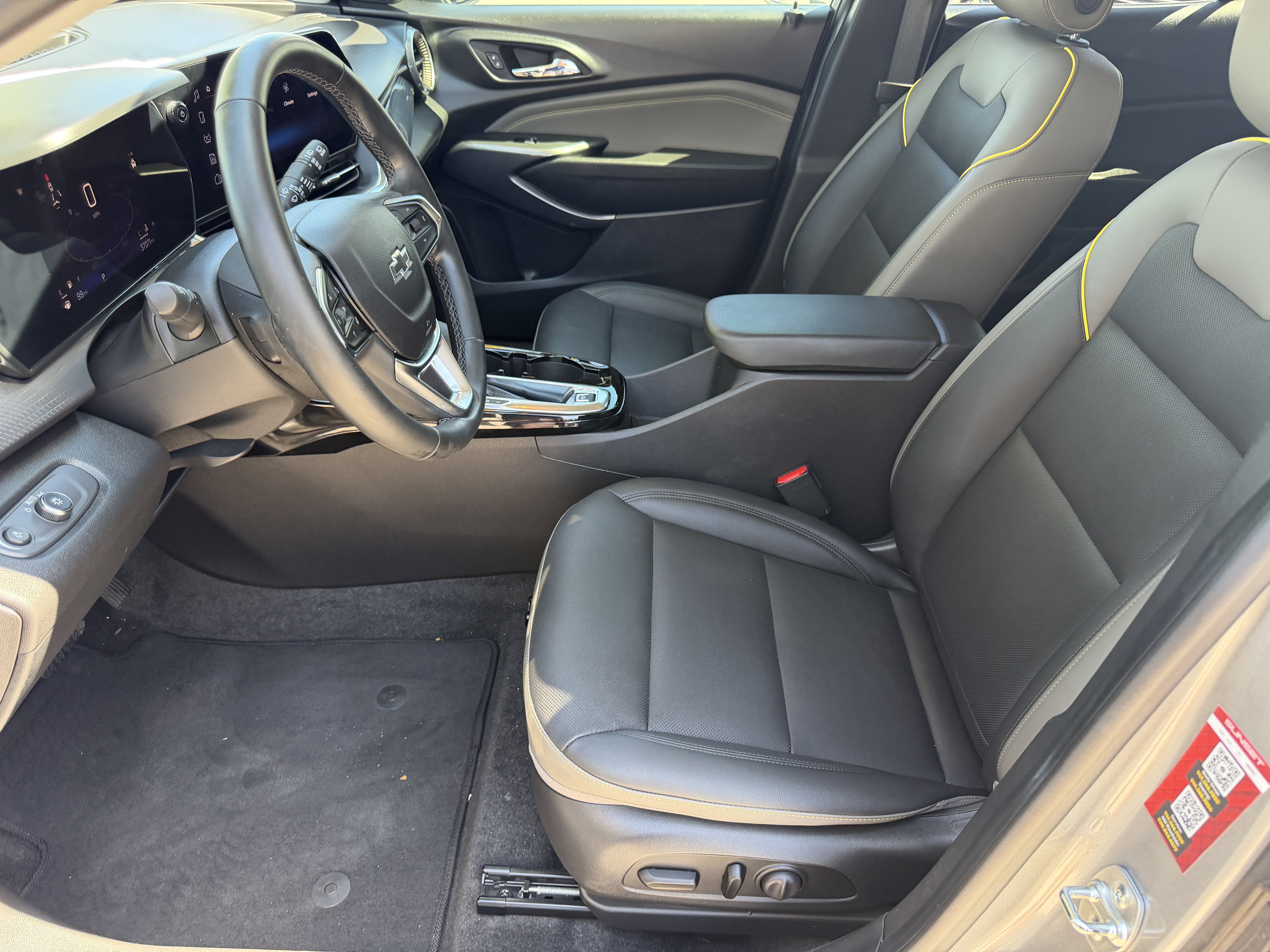 Used 2025 Chevrolet Trax ACTIV w/ Sunroof Package FWD image 22