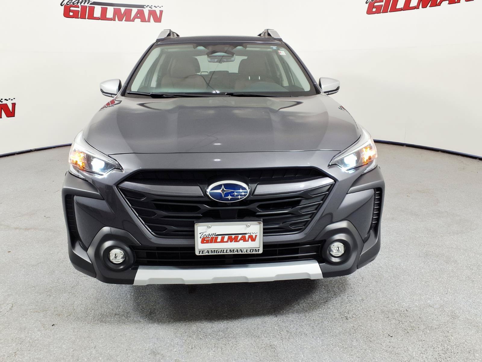 Used 2024 Subaru Outback Touring AWD/4WD image 2